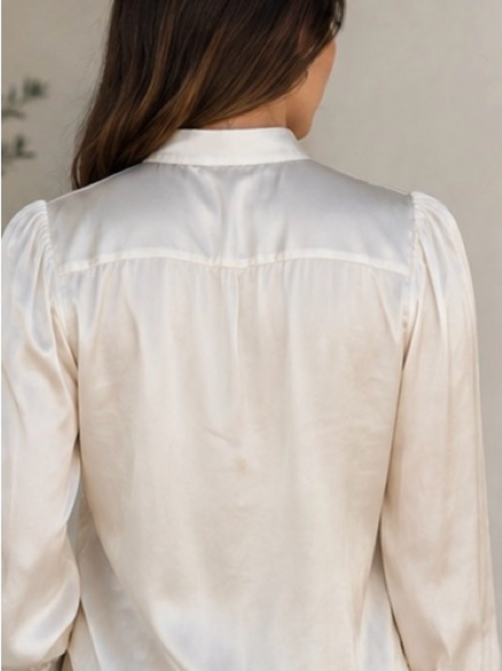 Vince 100% Silk Button-Front Blouse in Ivory Size M - Picture 2 of 10